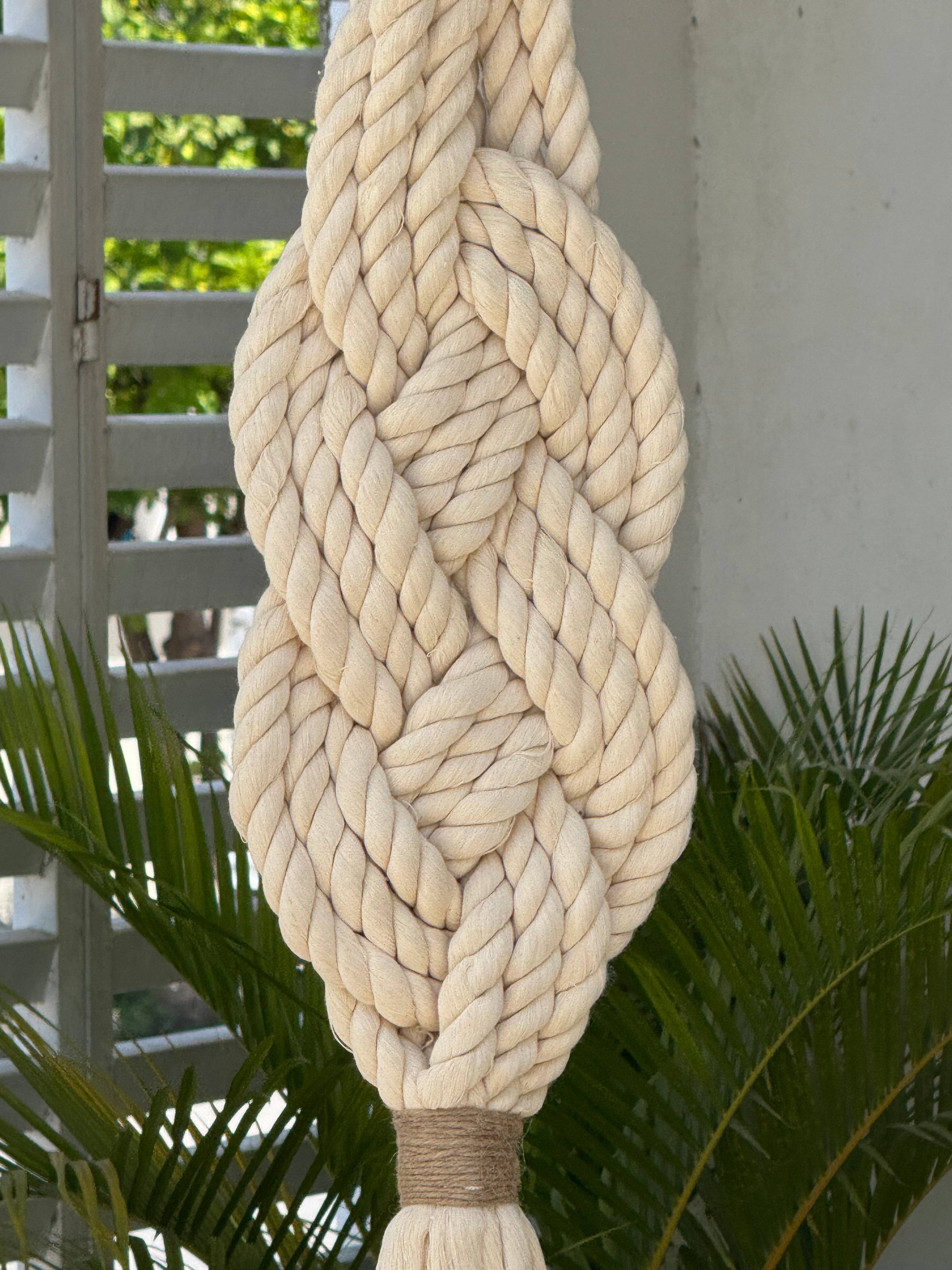 Decorative hanging knot