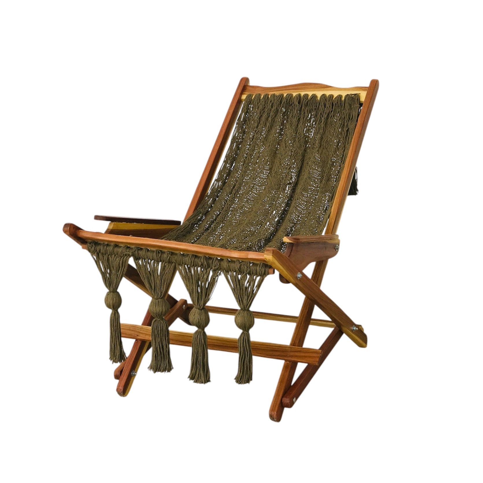 Silla mecedora tejida de borlas